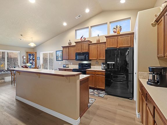 4th image of 3708 Lantana Dr
