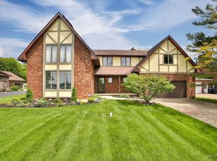 2227 W River Rd, Grand Island, NY 14072