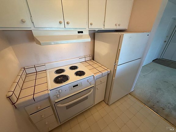 5th image of 369 Eden Roc Dr