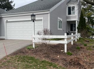 106 Pine Ridge Trl, Madison, WI 53717