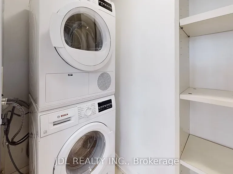 111 Elizabeth St #1037 — Photo 22
