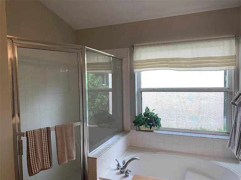 13633 Emeraldview Dr — Photo 24