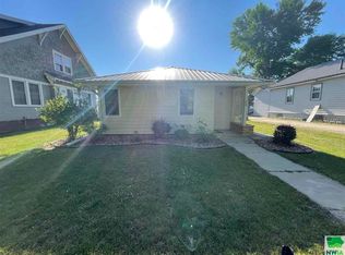 209 S Rutledge St, Paullina, IA 51046