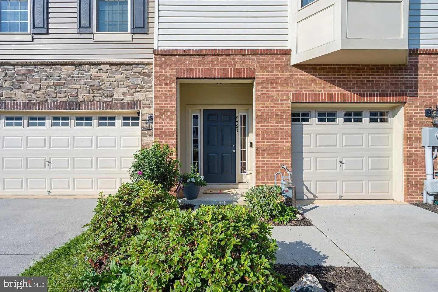 3 bed, 3.5 bath, 2382 sqft, $2,799 — Photo 2