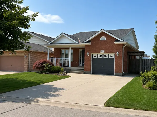 6913 Kelly Dr, Niagara Falls, ON L2H 3J7