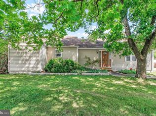 209 Hunterstown Rd, Gettysburg, PA 17325