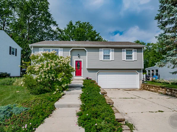 1621 Warbler Dr, Naperville, IL 60565