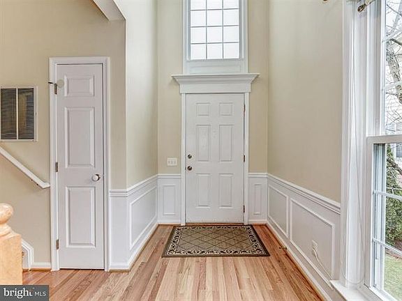 3rd image of 6188 Manchester Park Cir