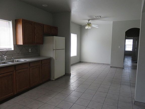 4th image of 1625 Juniper Ave