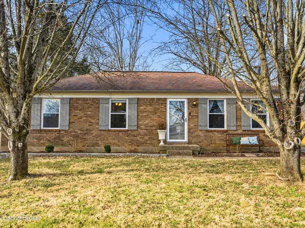 6722 Blackhorse Dr, Louisville, KY 40291