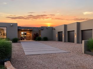 6 Via Oso, Santa Fe, NM 87506