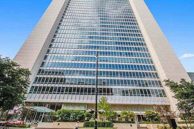 1st image of 500 W Superior St Unit 1307