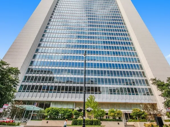 500 W Superior St Unit 1307, Chicago, IL 60610
