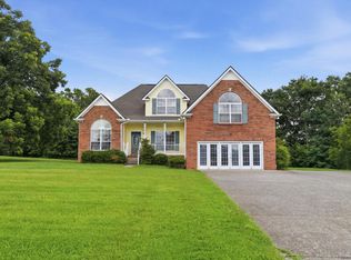 813 Shun Pike, Cottontown, TN 37048