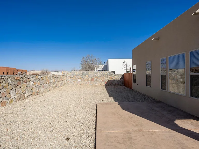 3685 Santa Marcella Ave — Photo 30