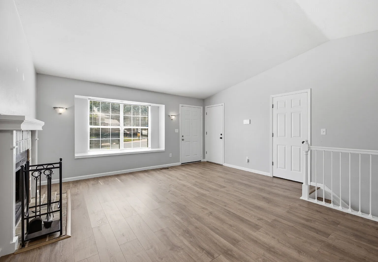 4 bed, 2.0 bath, 1700 sqft, $2,595 — Photo 4
