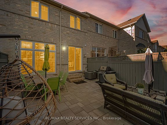 4th image of 9 Aspenview Ave