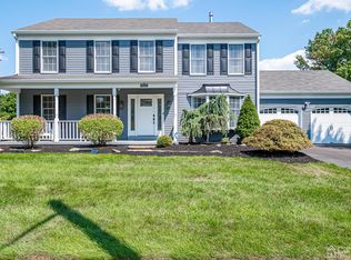 25 Adams Rd, Kendall Park, NJ 08824