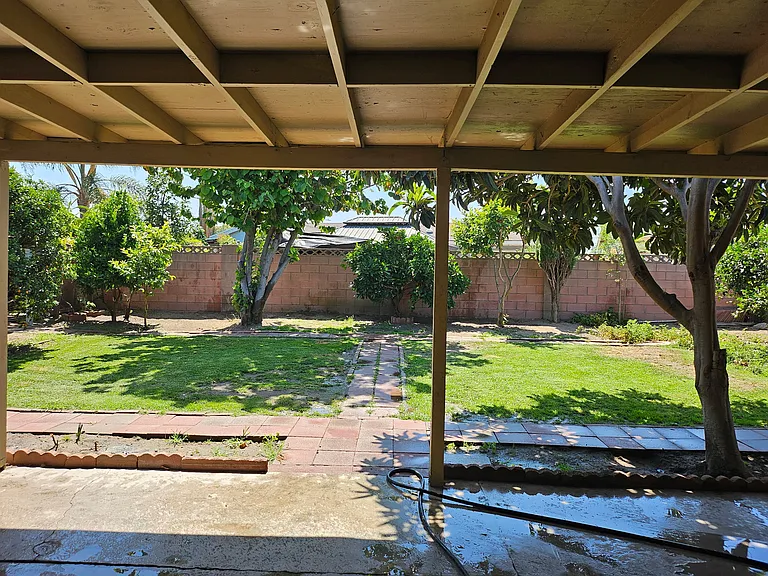 Desser Ln — Photo 3