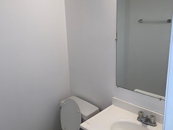 4th image of 3421 Glen Ln APT 8