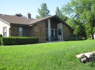 839 Crescent Ln, Hartland, WI 53029