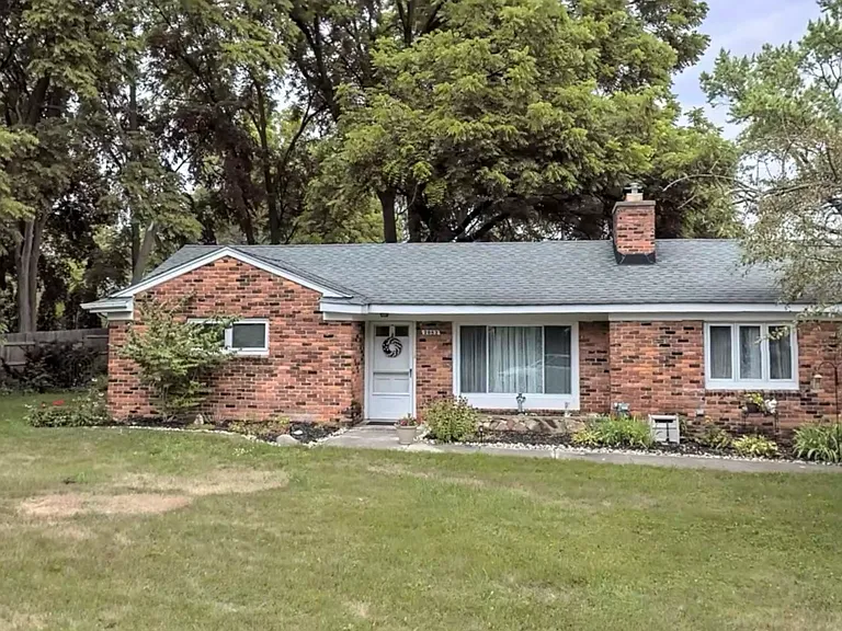 2082 Lakeshire Dr — Photo 40
