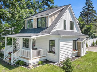 1124 E Mitchell St, Petoskey, MI 49770