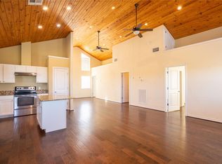 1050 County Road 129 #B, Taylor, TX 76574