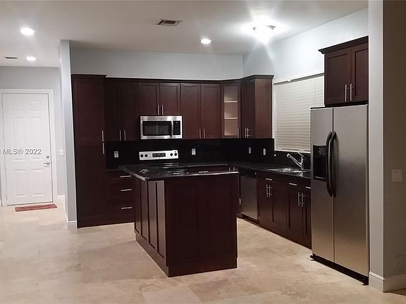3rd image of 1238 NE 14th Ave