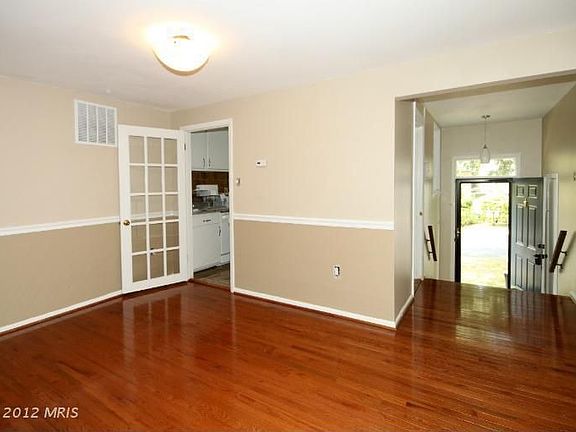 5th image of 10110 Chestnut Wood Ln