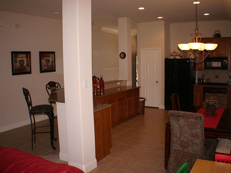 Large kitchen wuth granite counters