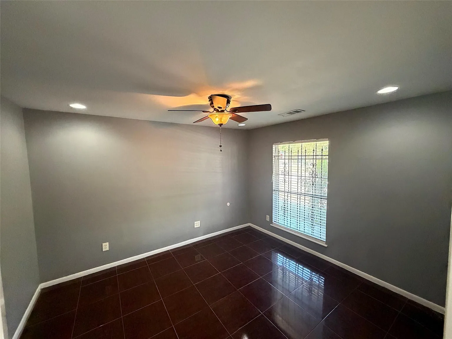 3 bed, 1832 sqft, $2,000 — Photo 4