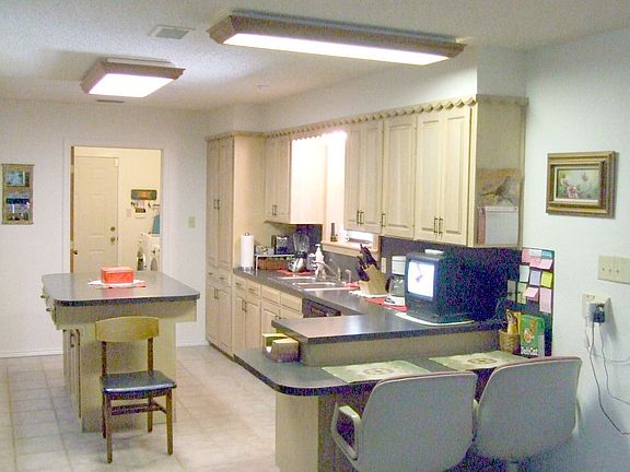 Right side of Kitchen