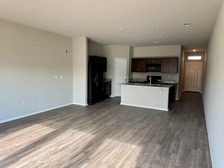 6507 Brickhaven St — Photo 2