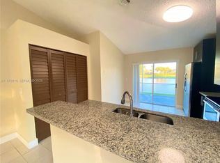 611 NW 208th Cir, Hollywood, FL 33029