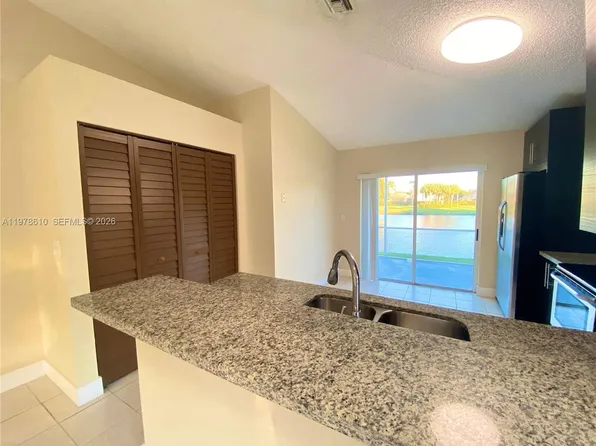 611 NW 208th Cir, Hollywood, FL 33029