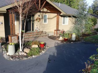 17302 Meadow Ln, Mount Vernon, WA 98274