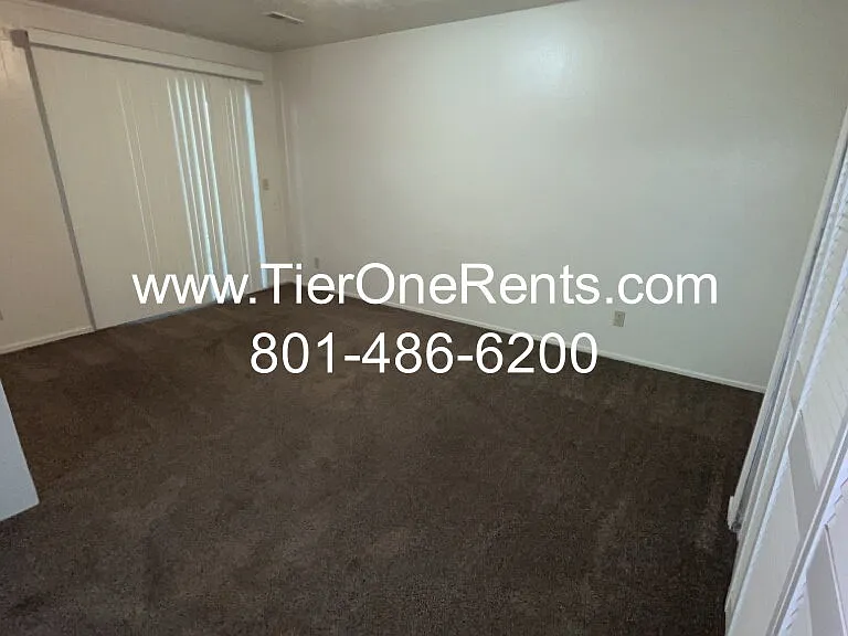 619 Angie Cir — Photo 15