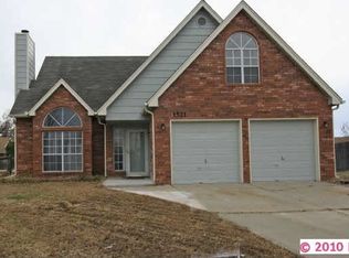 1521 W Fulton Pl, Broken Arrow, OK 74012