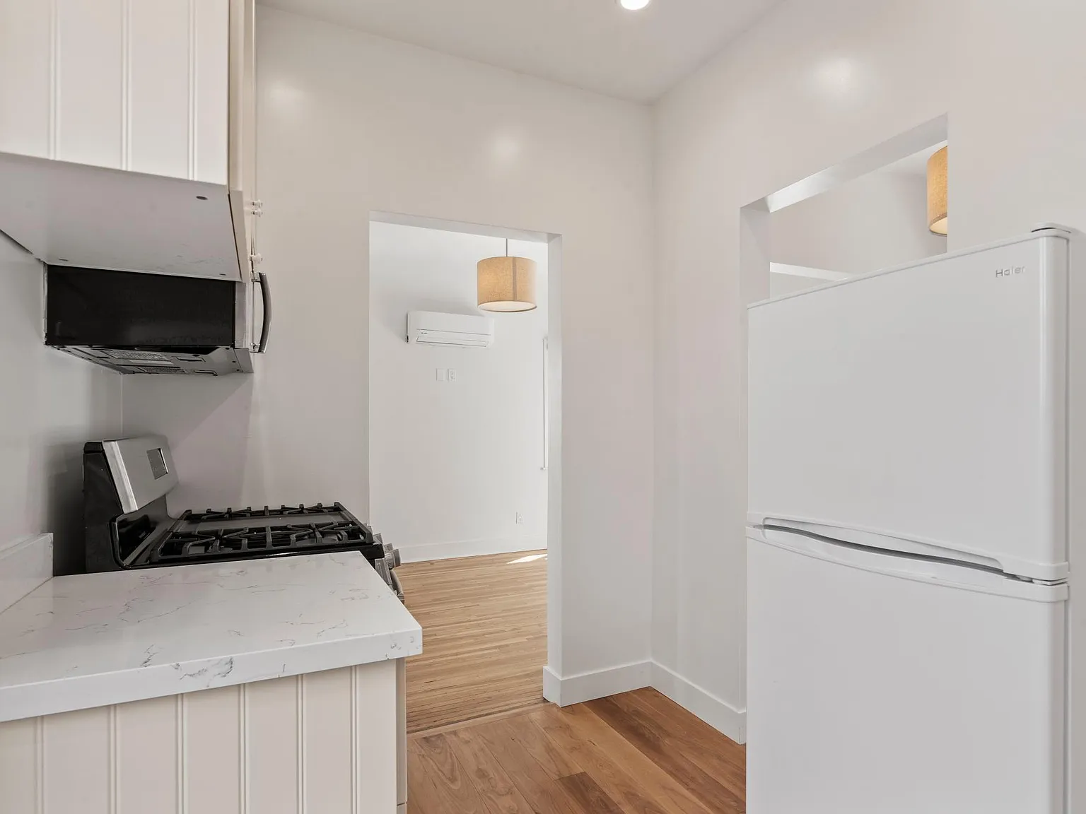 800 Lucile Ave — Photo 2