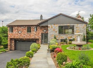 29 Coventry Ln, New Rochelle, NY 10805