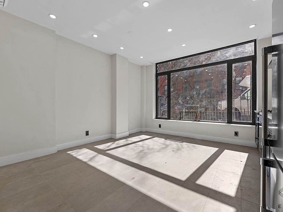 1st image of 279 S 5th St APT 3