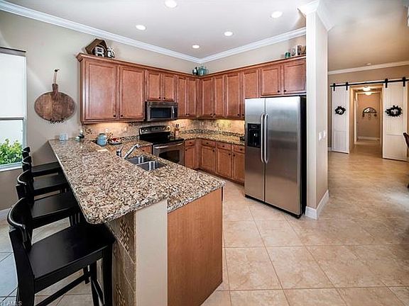 4th image of 10493 Carolina Willow Dr