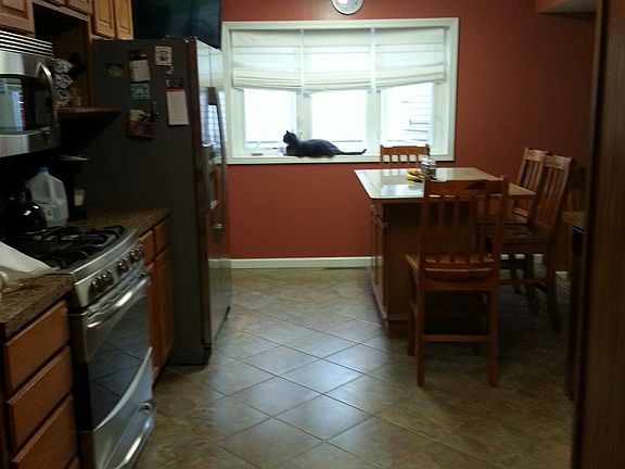 4th image of 205 Wisteria Way