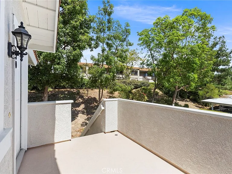 30 Gavilan — Photo 4