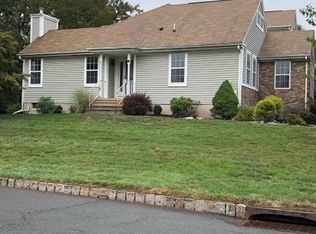 22 Apache Way, Branchburg, NJ 08876