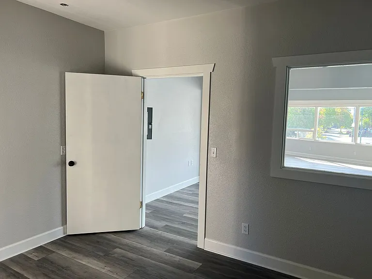 2111 State Ave NE — Photo 22