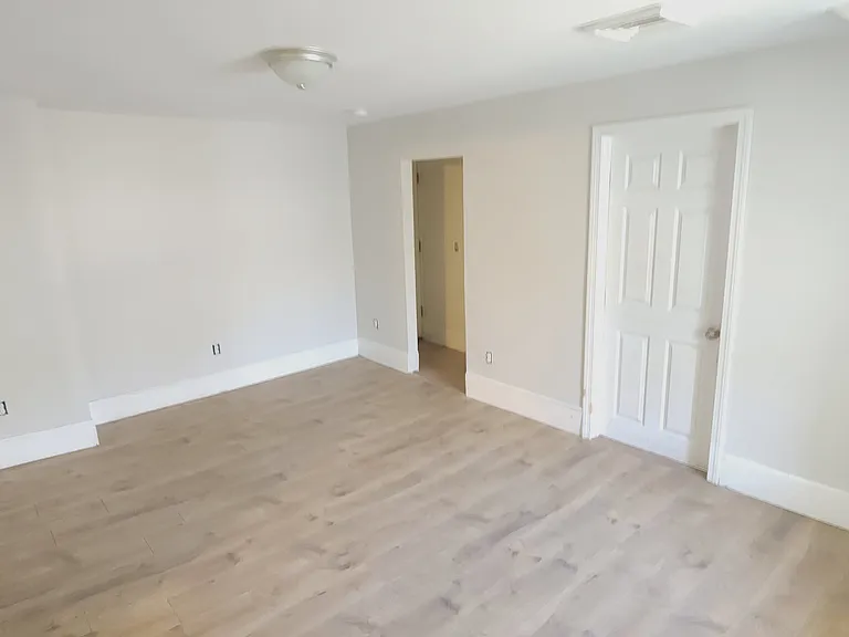 Floor 2 — Photo 16