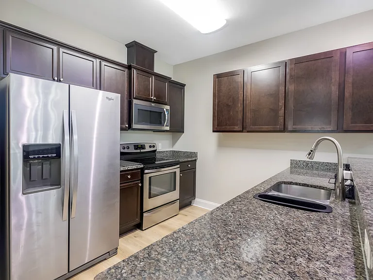 557 Valparaiso Pkwy — Photo 6