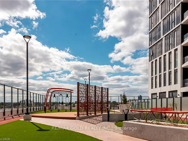 25 Wellington St S #2209 — Photo 19